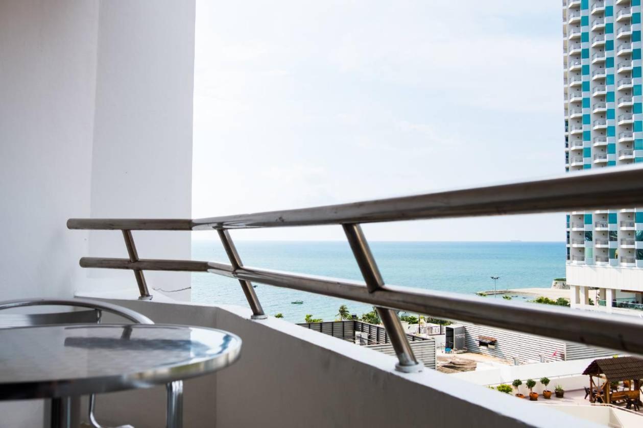 Markland Seaside Pattaya Bagian luar foto